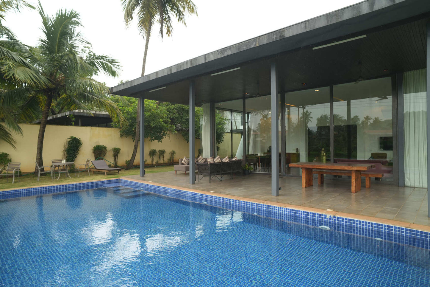 Staycationer Jashn, Parra - 3 BHK Villa with Large Garden View Pool