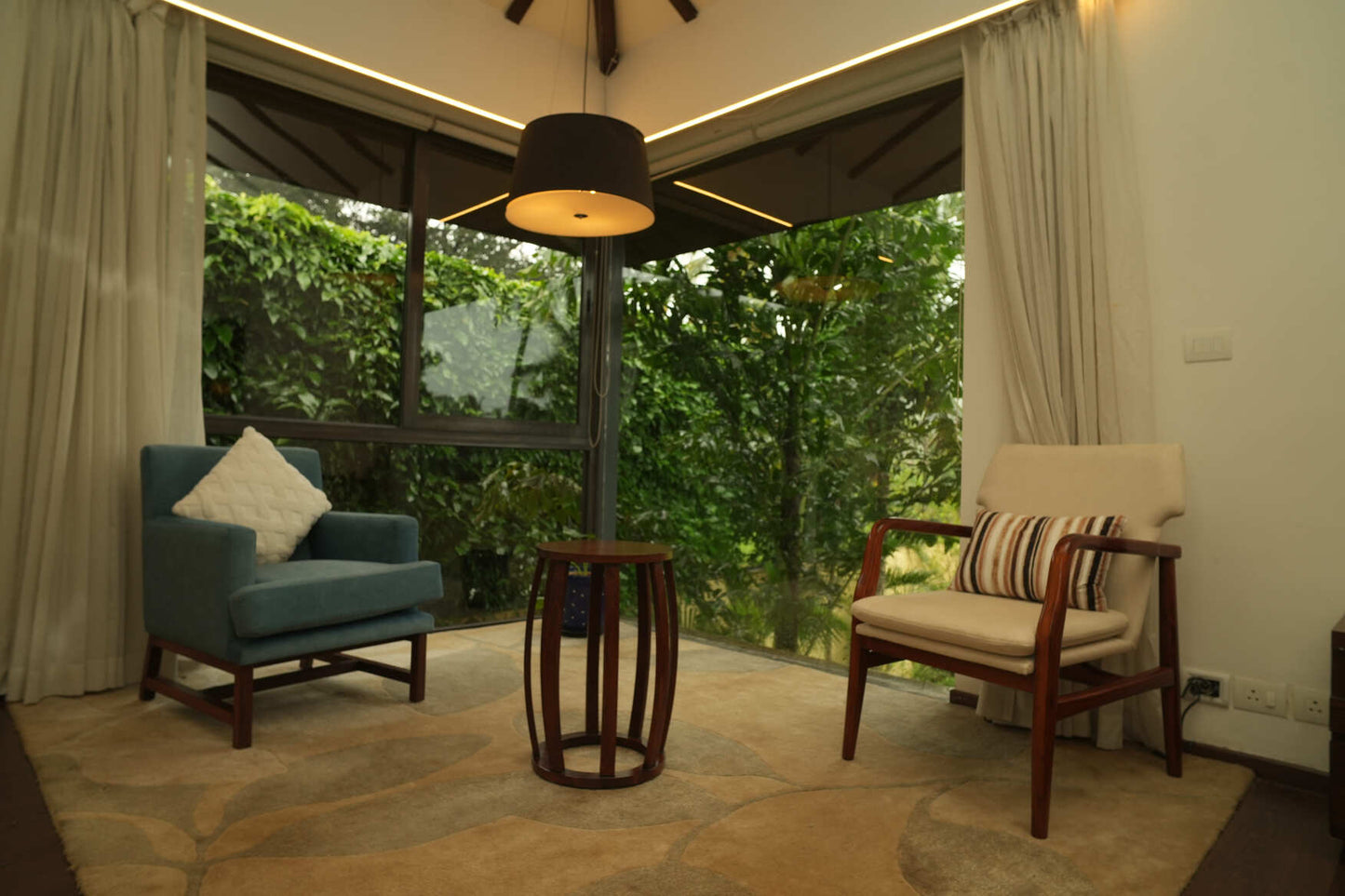 Staycationer Jashn, Parra - 3 BHK Villa with Large Garden View Pool
