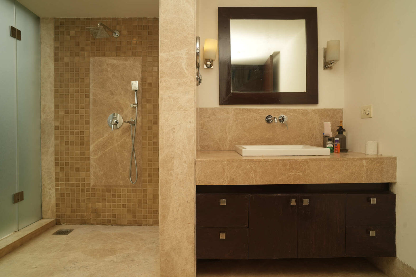 Staycationer Jashn, Parra - 3 BHK Villa with Large Garden View Pool