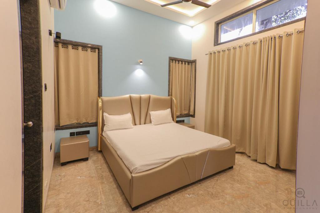 Staycationer Platinum - 4 Bedroom Garden Villa with a Private Pool in Lonavala
