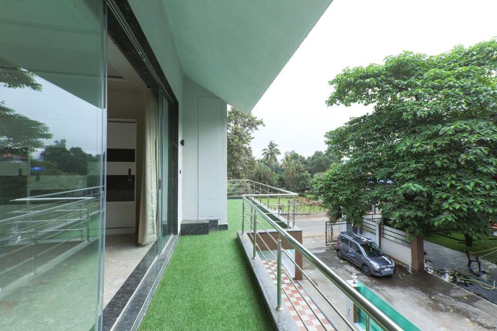 Staycationer Platinum - 4 Bedroom Garden Villa with a Private Pool in Lonavala
