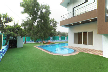 Staycationer Platinum - 4 Bedroom Garden Villa with a Private Pool in Lonavala