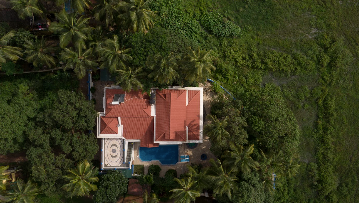 Riveranda - 4.5 Bedroom Quiet Villa with Pool surrounded by 360° trees in Nerul North Goa (3 kms from Candolim Beach) 😍