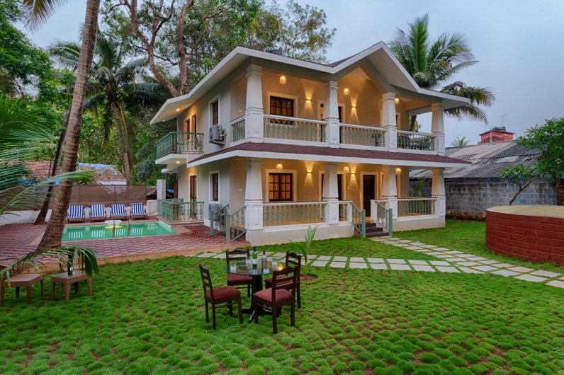 Jubera - 4 BHK Villa with Big Lawn & Pool in Arpora, Goa