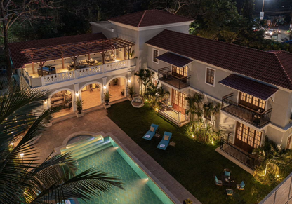 Staycationer Solaris I - 5 BHK Ultra Luxury Villa with Big Pool & Lawn in Anjuna, Goa