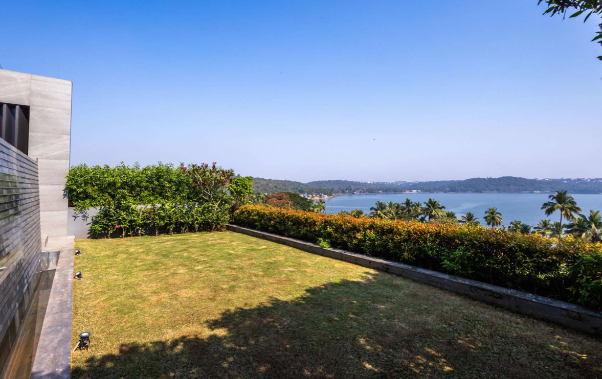 Bayfront - 3 BR Luxe Villa facing the ocean in Candolim, Goa