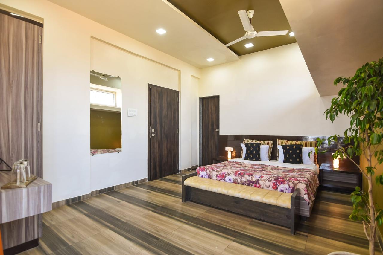 Pearl Villa - 4 BHK Villa with Pool in Panchgani, Mahabaleshwar