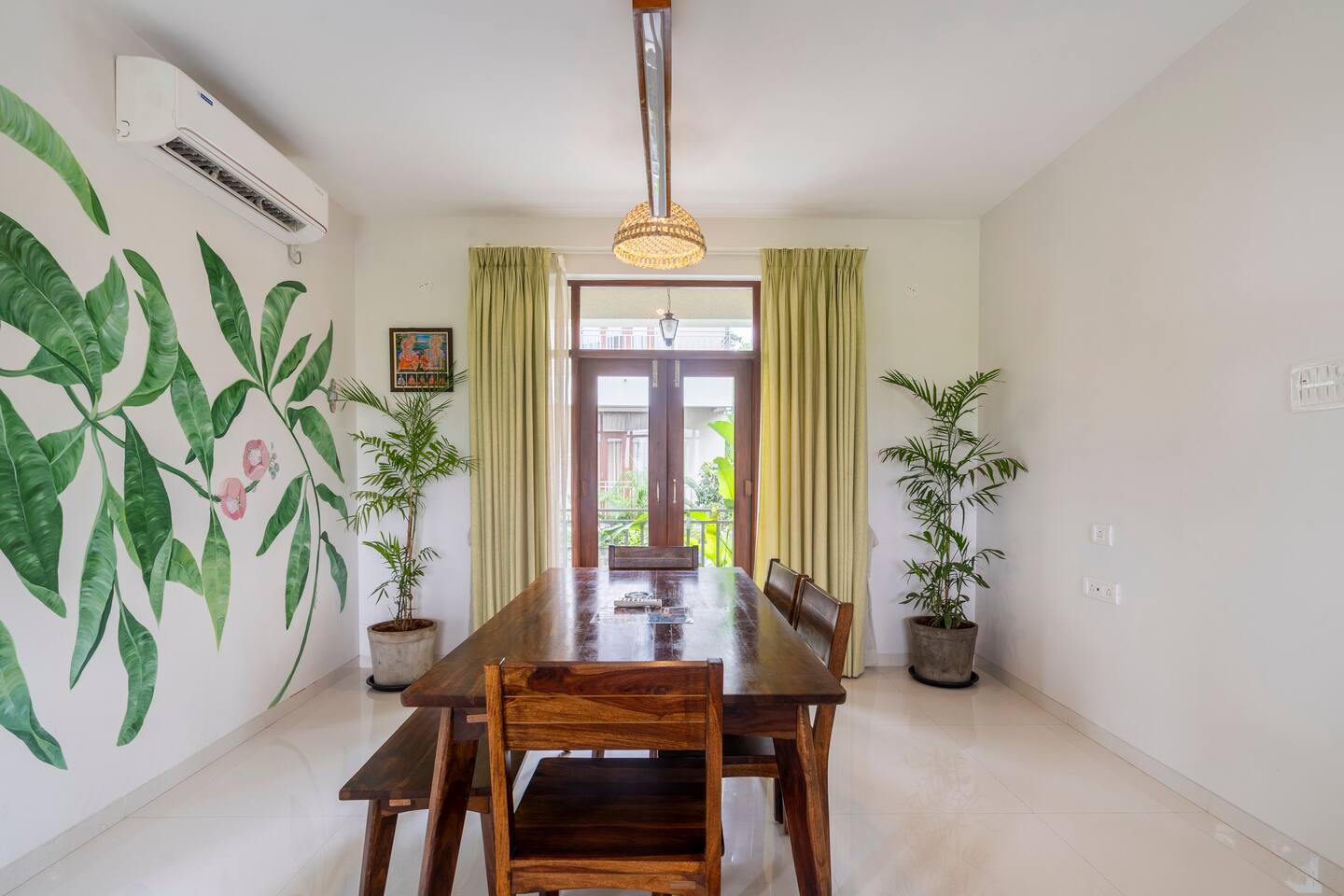 Staycationer Verdant - 4 Bedroom Green View Villa in Saligao, Goa