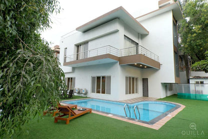 Staycationer Platinum - 4 Bedroom Garden Villa with a Private Pool in Lonavala