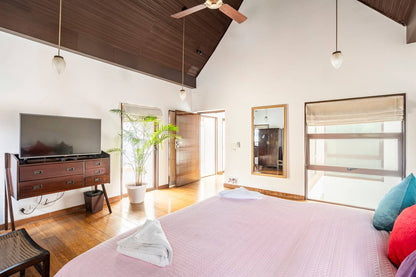 Staycationer Bali Bliss - 4 Bedroom Balinese Villa near Candolim Beach, Goa