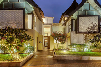 Staycationer Bali Bliss - 4 Bedroom Balinese Villa near Candolim Beach, Goa